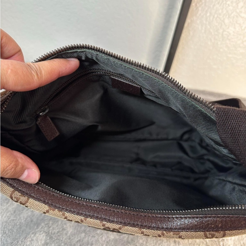 Gucci crossbody bag. - Picture 7 of 16